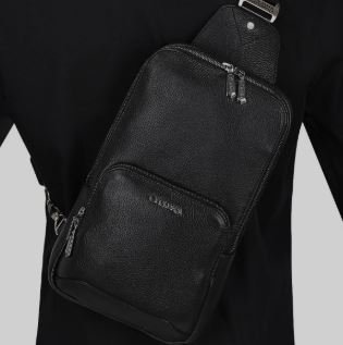 Cuadra Black Deer Leather Crossbody Bag - Image 3