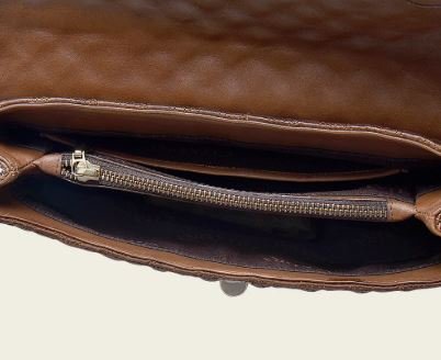 Brown leather shoulder bag with double chain handles - Image 5